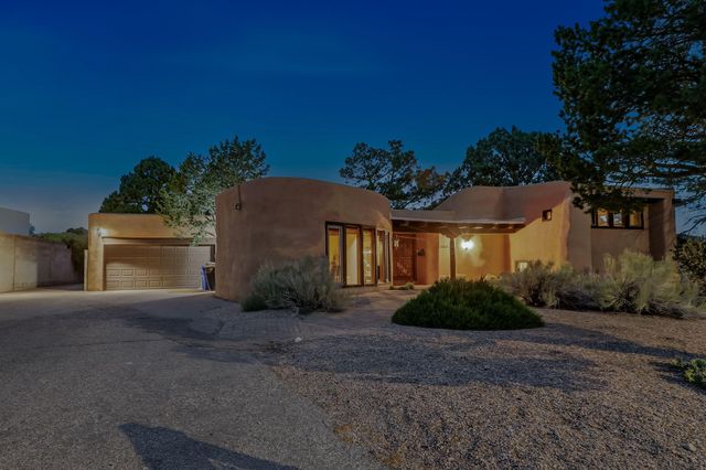 1313 Kentucky Street SE, Albuquerque, NM 87108