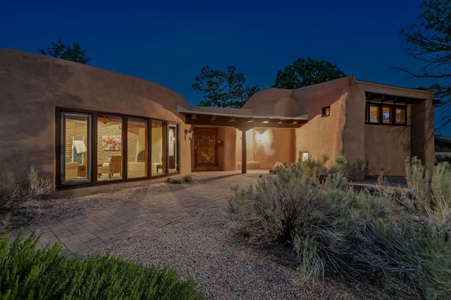 1313 Kentucky Street SE, Albuquerque, NM 87108