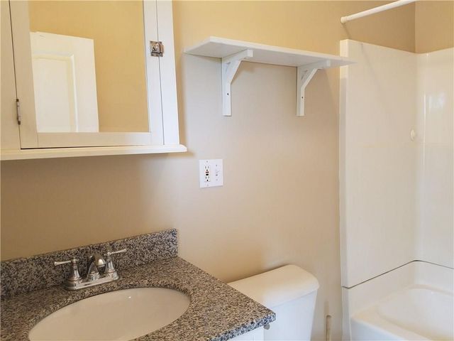 3 Bay View Avenue 6, Bristol, RI 02809