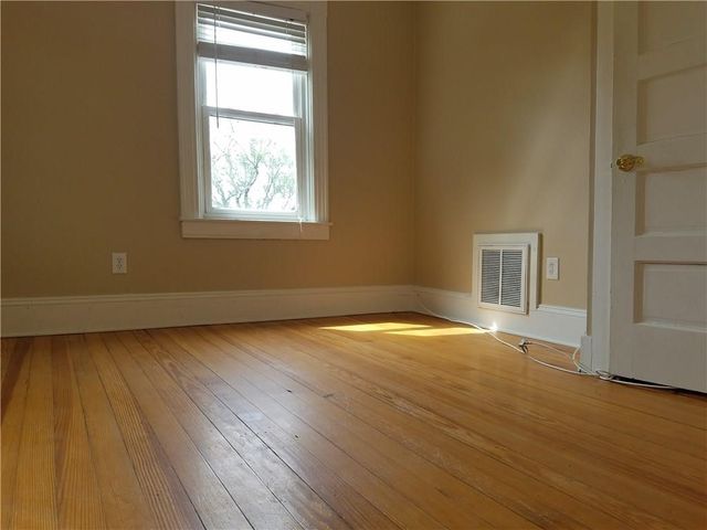 3 Bay View Avenue 6, Bristol, RI 02809