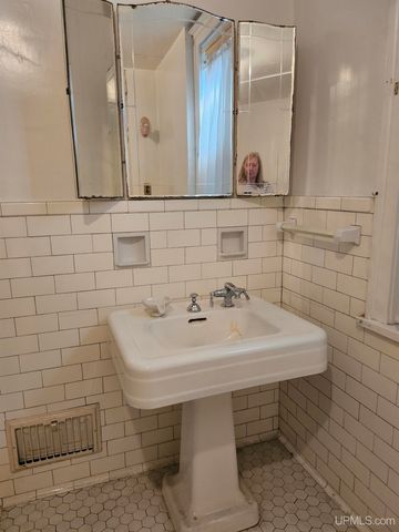 204 Montezuma Street, Hancock, MI 49930