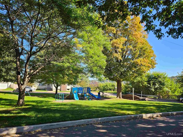 204 Montezuma Street, Hancock, MI 49930