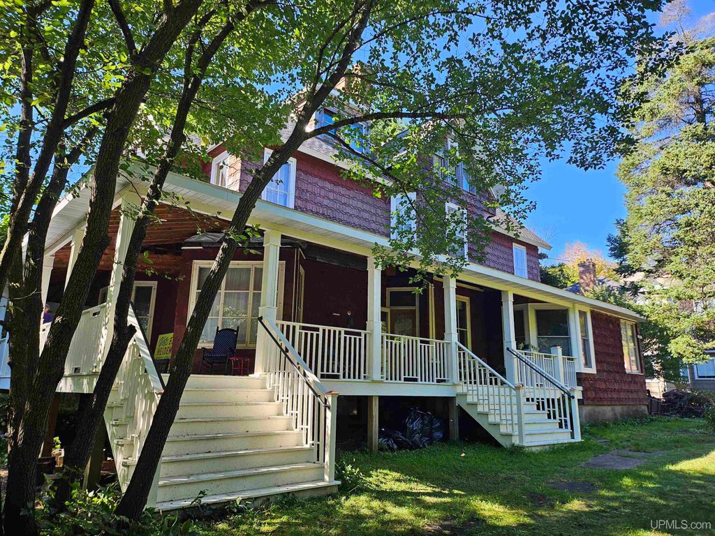 204 Montezuma Street, Hancock, MI 49930