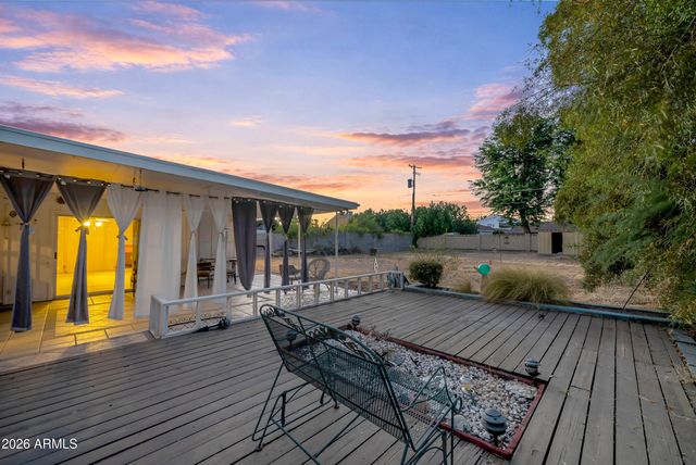 3834 E Indian School Road, Phoenix, AZ 85018