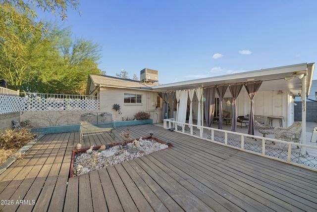 3834 E Indian School Road, Phoenix, AZ 85018