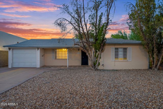 3834 E Indian School Road, Phoenix, AZ 85018