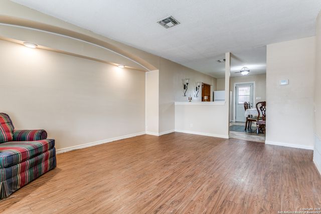 6703 Middle Oaks Dr., San Antonio, TX 78227