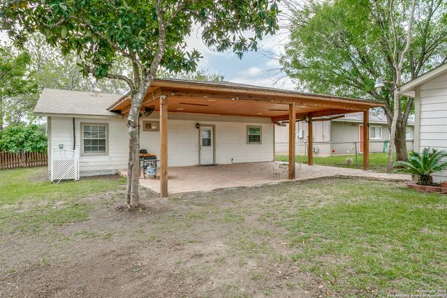 6703 Middle Oaks Dr., San Antonio, TX 78227