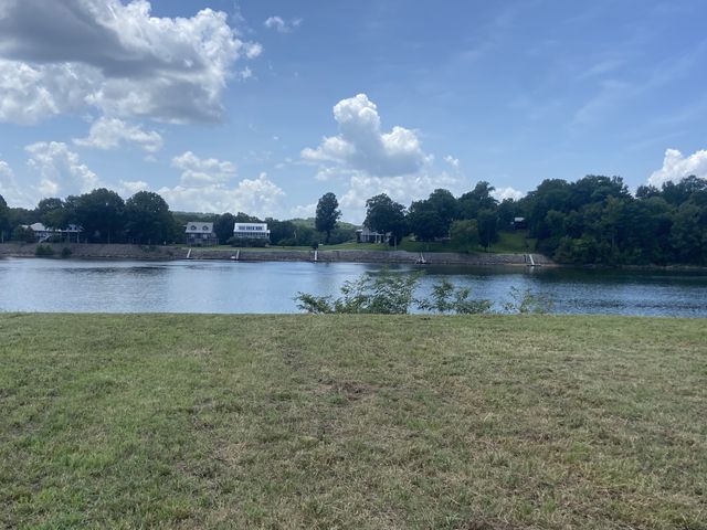 1627 Hardin Bottom River Road, Clifton, TN 38425