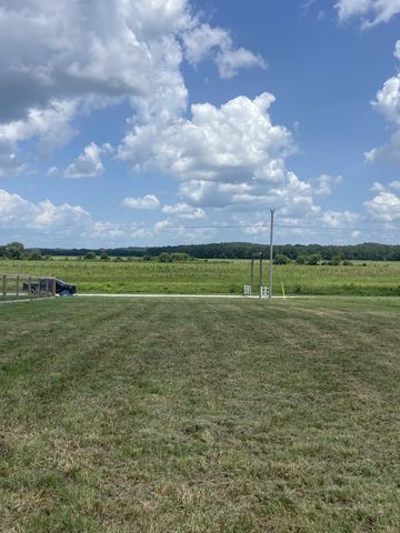 1627 Hardin Bottom River Road, Clifton, TN 38425