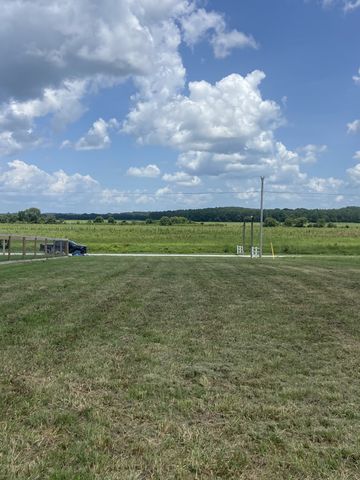 1627 Hardin Bottom River Road, Clifton, TN 38425