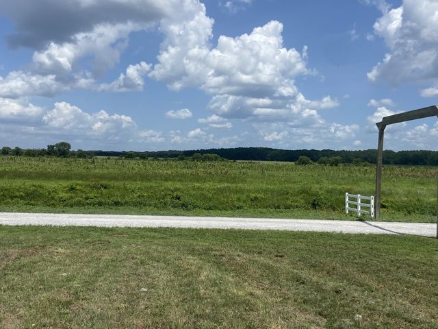 1627 Hardin Bottom River Road, Clifton, TN 38425