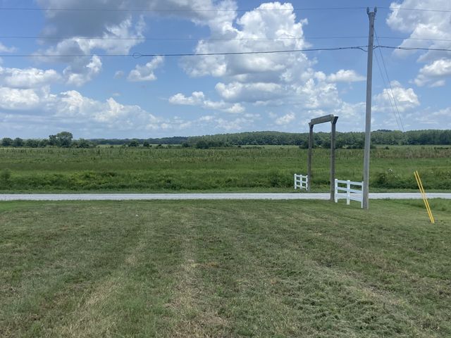 1627 Hardin Bottom River Road, Clifton, TN 38425