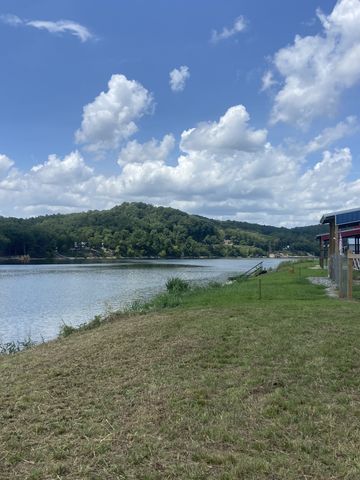 1627 Hardin Bottom River Road, Clifton, TN 38425