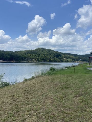 1627 Hardin Bottom River Road, Clifton, TN 38425