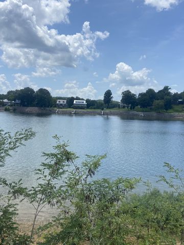 1627 Hardin Bottom River Road, Clifton, TN 38425