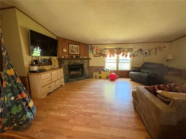 362 Hunters Lane, Export, PA 15632