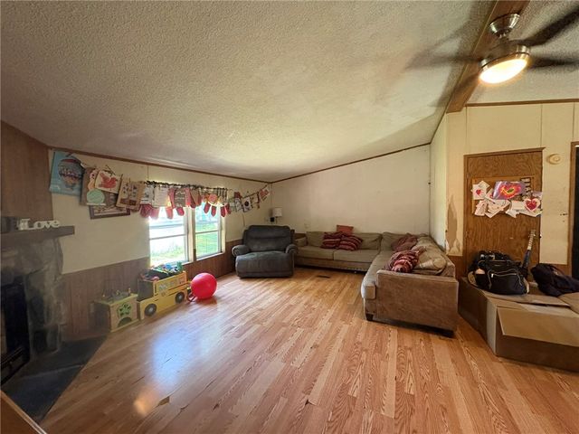 362 Hunters Lane, Export, PA 15632