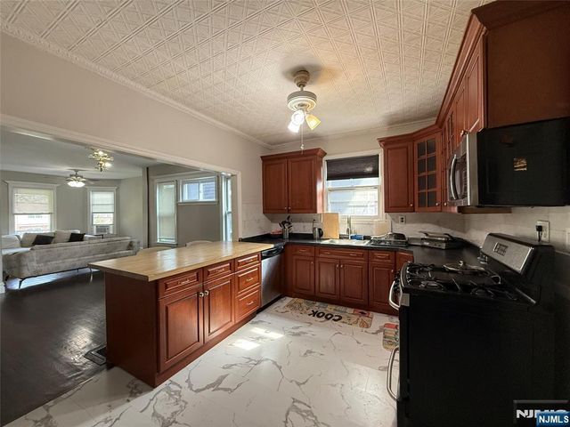 162 Sylvan Street, Rutherford, NJ 07070