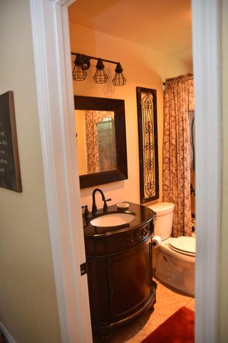 10301 Matthew Avenue NE, Albuquerque, NM 87112