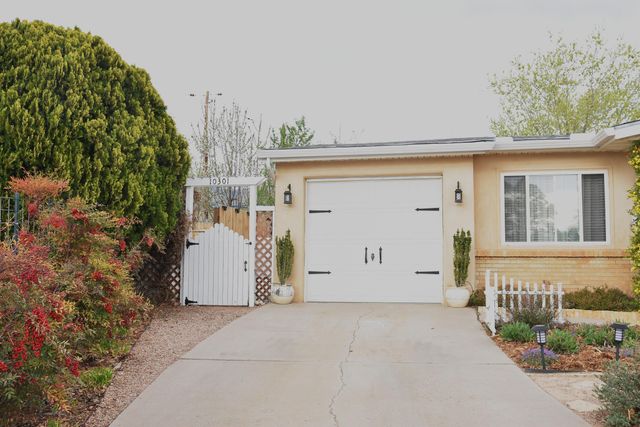 10301 Matthew Avenue NE, Albuquerque, NM 87112