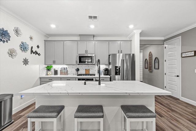 2897 Margot Ln, Turlock, CA 95382