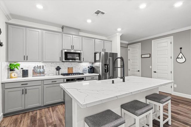 2897 Margot Ln, Turlock, CA 95382