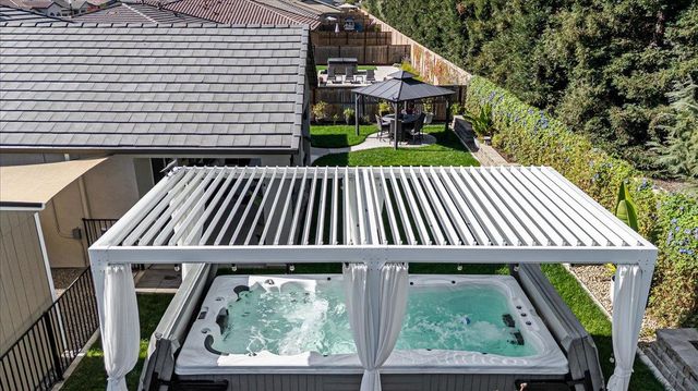 2897 Margot Ln, Turlock, CA 95382