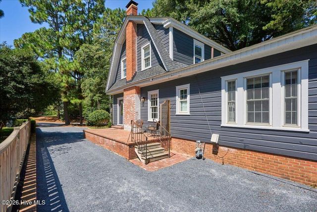 335 E Connecticut Avenue, Southern Pines, NC 28387