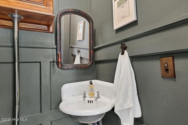 335 E Connecticut Avenue, Southern Pines, NC 28387