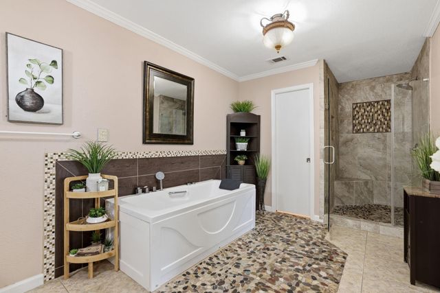 511 Chateau Woods Parkway Drive, Conroe, TX 77385