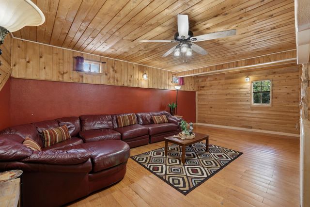 511 Chateau Woods Parkway Drive, Conroe, TX 77385
