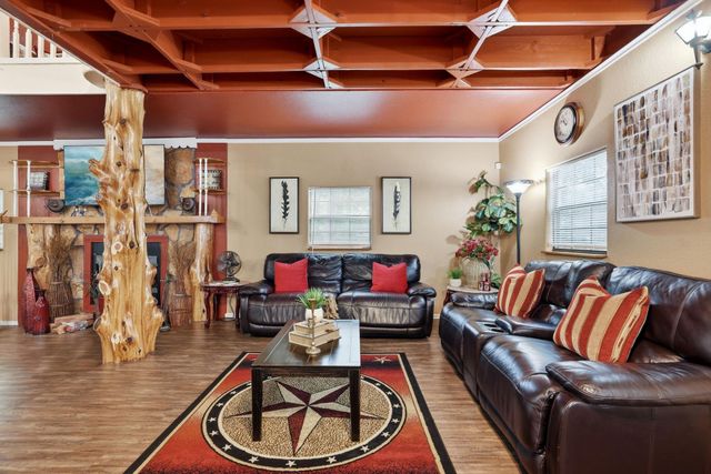 511 Chateau Woods Parkway Drive, Conroe, TX 77385