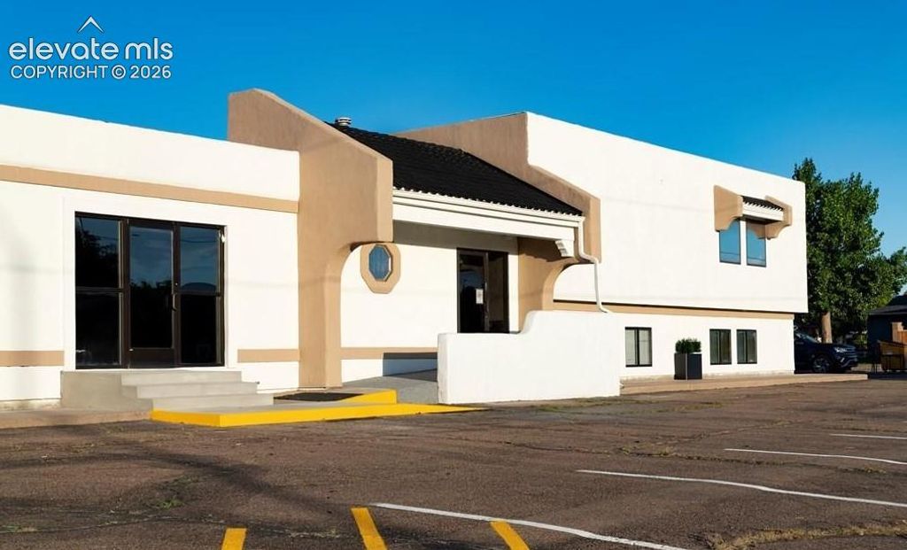 2020 S Pueblo Boulevard, Pueblo, CO 81005 — exterior