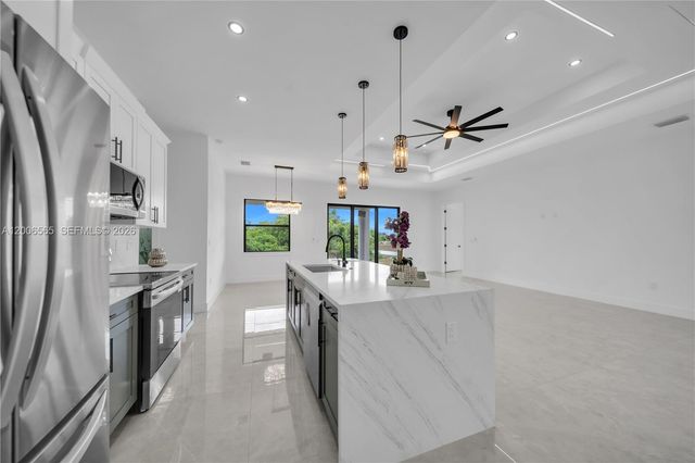 3115 2nd ST SW, Lehigh Acres, FL 33976