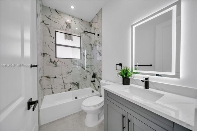 3115 2nd ST SW, Lehigh Acres, FL 33976