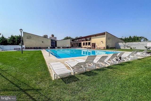 2045 HARBOUR DR, Palmyra, NJ 08065