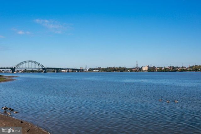 2045 HARBOUR DR, Palmyra, NJ 08065