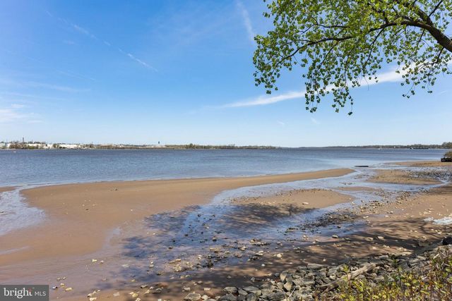 2045 HARBOUR DR, Palmyra, NJ 08065