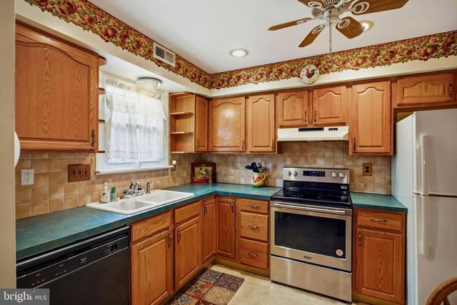 2045 HARBOUR DR, Palmyra, NJ 08065
