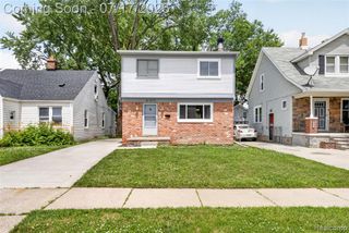 20471 Hollywood Street, Harper Woods, MI 48225