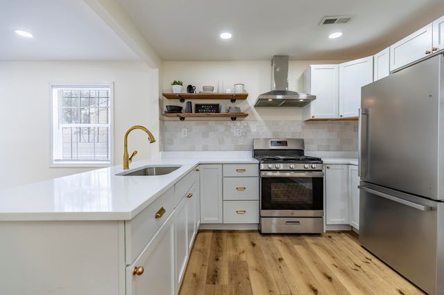 1121 Dekalb Street, Gary, IN 46403