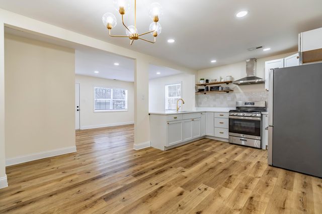 1121 Dekalb Street, Gary, IN 46403