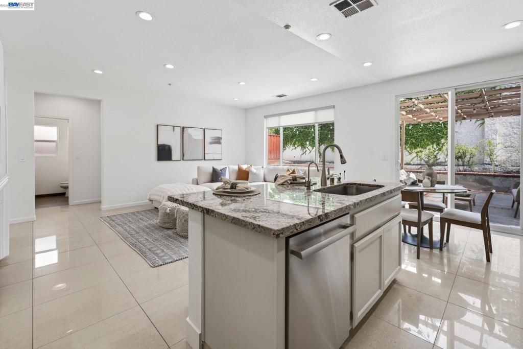 Image 18 of property listing at 34517 Windflower Ln, Union City, CA 94587
