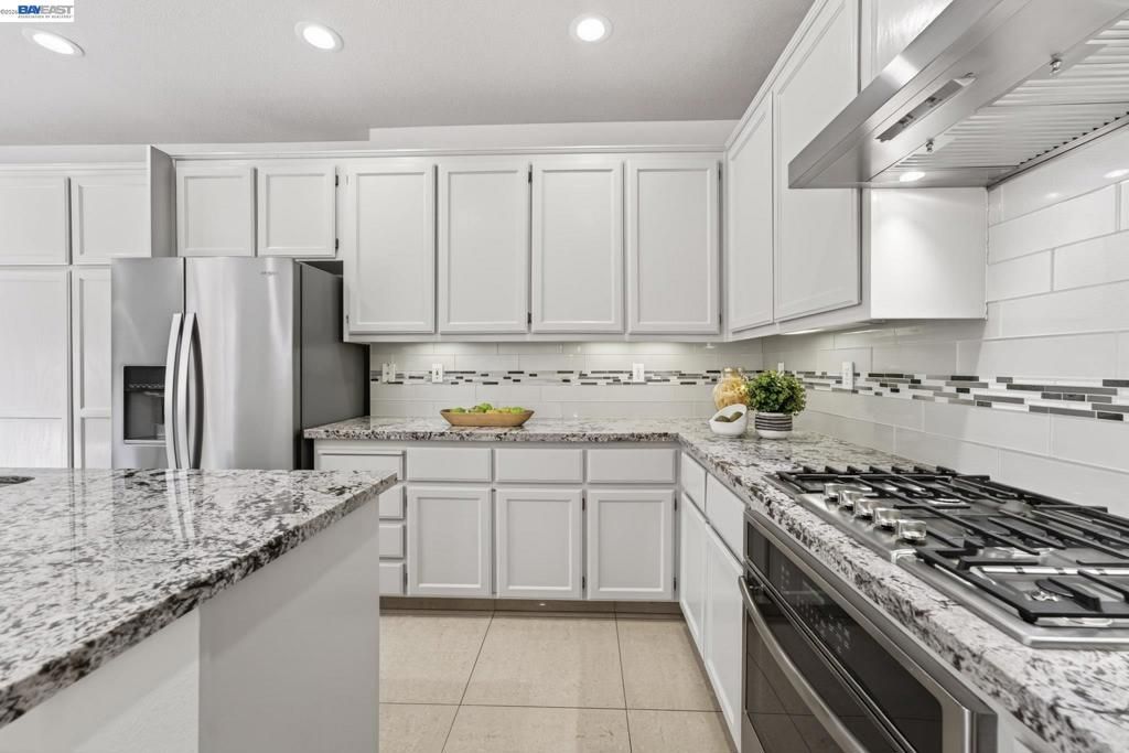 Image 19 of property listing at 34517 Windflower Ln, Union City, CA 94587