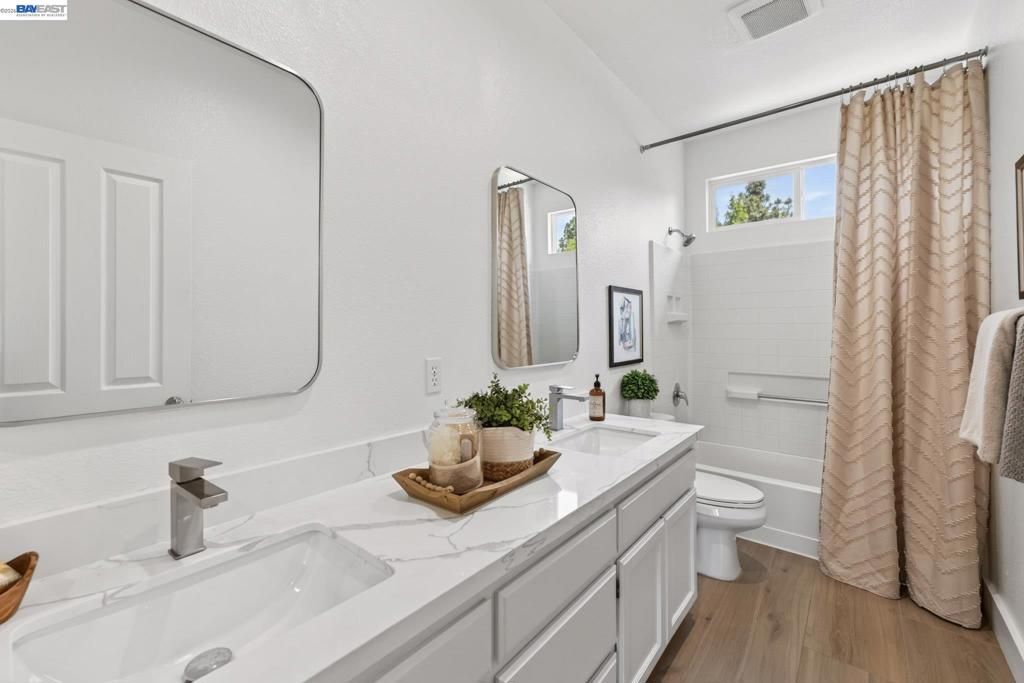 Image 31 of property listing at 34517 Windflower Ln, Union City, CA 94587