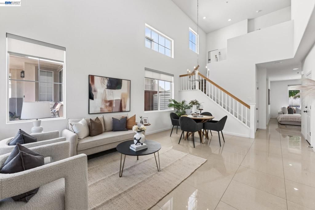 Image 4 of property listing at 34517 Windflower Ln, Union City, CA 94587