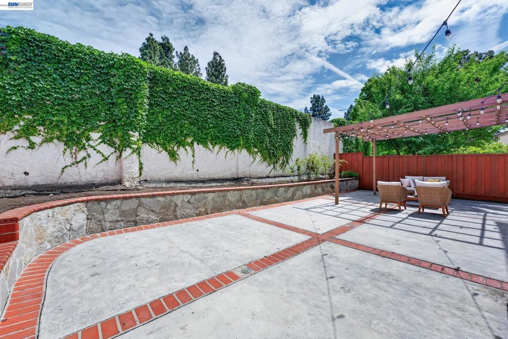 Image 41 of property listing at 34517 Windflower Ln, Union City, CA 94587