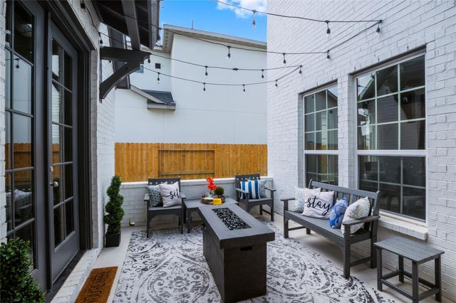 10026 Golden Woods Drive, Missouri City, TX 77459