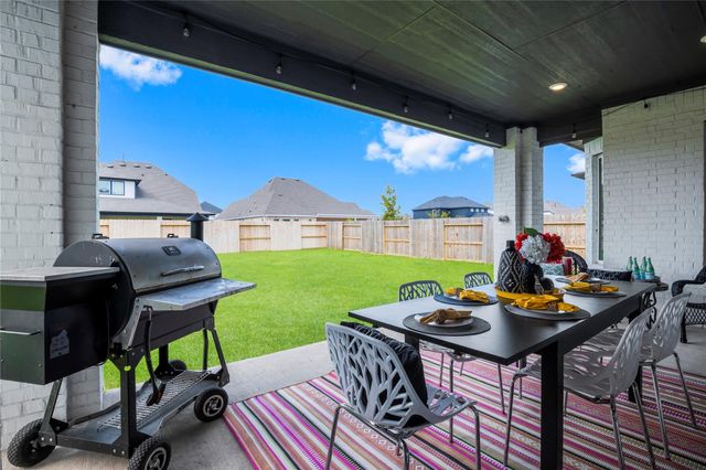 10026 Golden Woods Drive, Missouri City, TX 77459